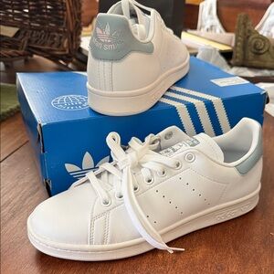 adidas Stan SmithWomen's White and Silver Dash Green Sneakers